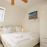 Haus Dorfstrasse 30-30a 아파트