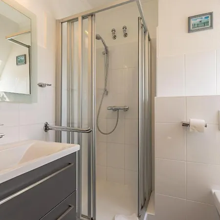 Haus Dorfstrasse 30-30a