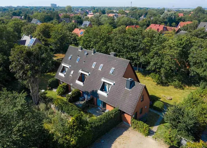 Haus Dorfstrasse 30-30a *